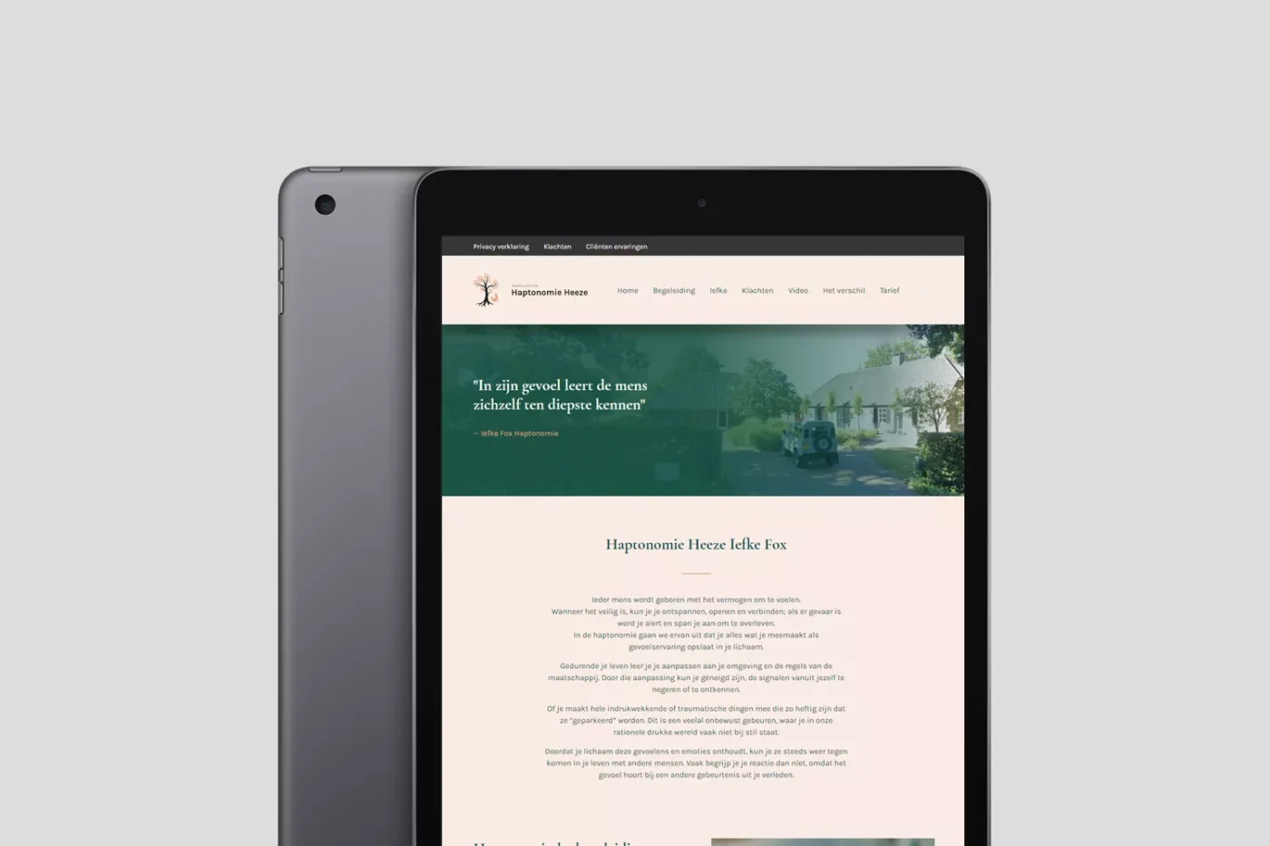 Ipad mockup website van haptonomie heeze